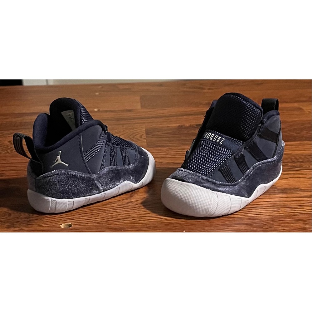 Jordan 11 Retro Midnight Navy Velvet Toddler Sneakers Size 4C